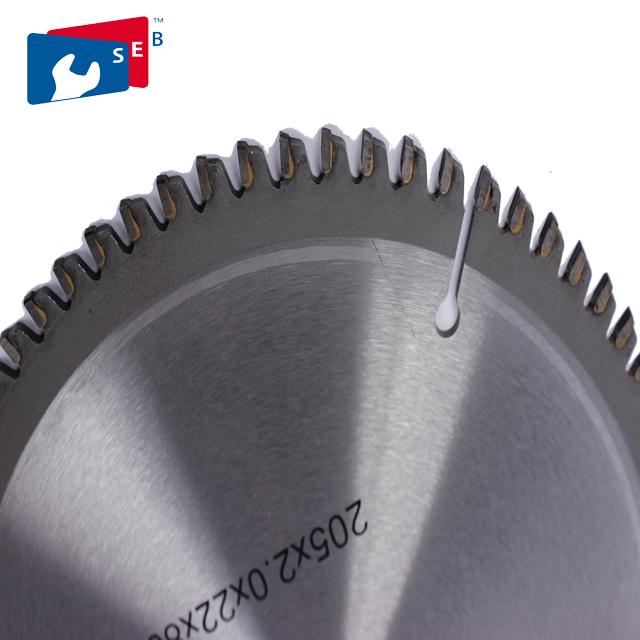 Mental Alloy TCT Saw Blade ATB Teeth Wear Resistant For Cutting Steel Aluminum